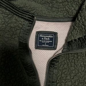 Small Abercrombie Sherpa quarter zip